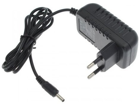 Блок питания 5V - 3A. (Разъем 3.5 - 1.35)